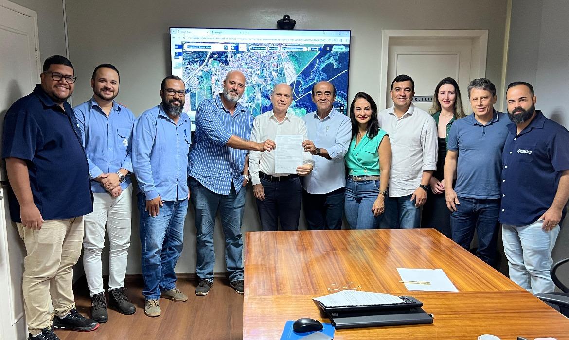 Prefeitura assina ordem de serviço de mais de R$ 1 milhão em obras de saneamento e segurança hídrica