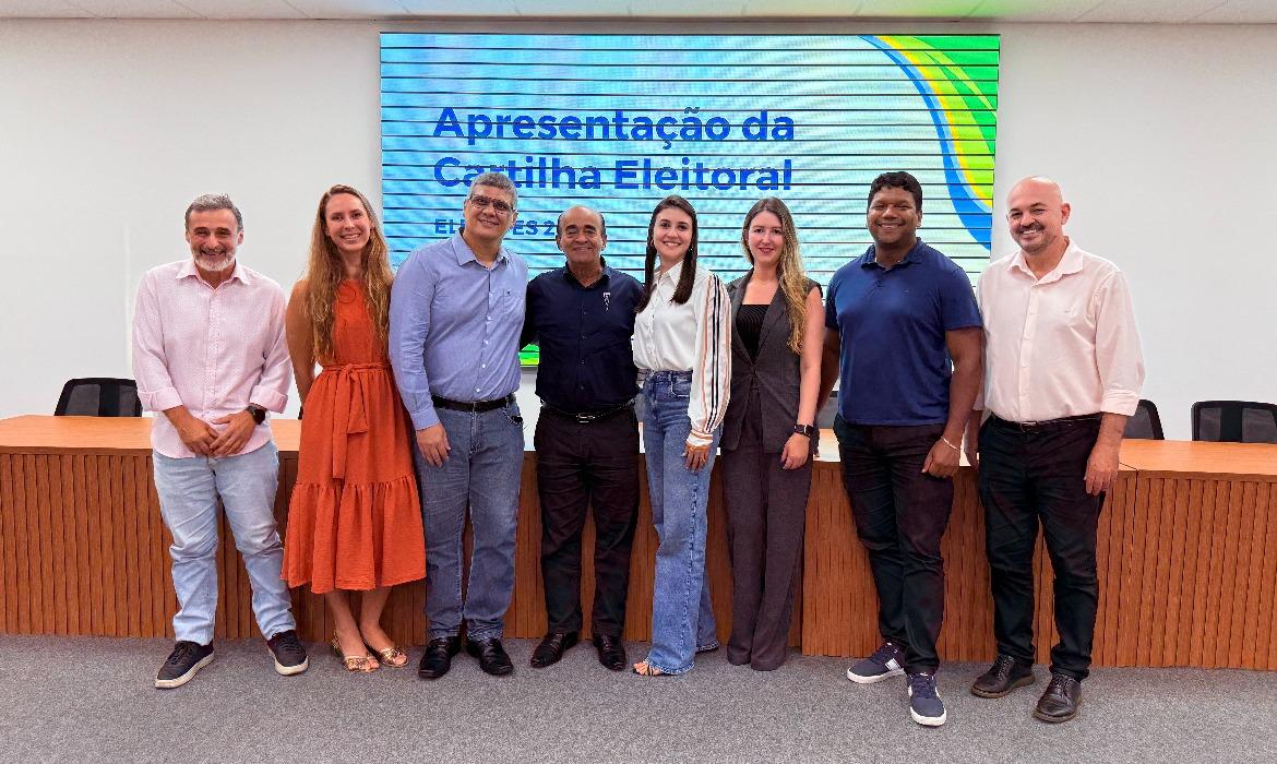 Cartilha Eleitoral 2026 é lançada e servidores recebem orientações sobre condutas eleitorais