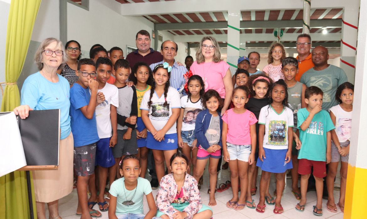 Dr. Coutinho oficializa entrega de equipamentos para a Associação Lar São José “Raio de Luz”