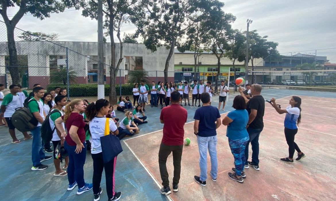 Dia do Estudante: Secretaria de Esporte, Lazer e Juventude proporciona momentos de lazer e treinamentos com alunos da Misael Pinto Netto