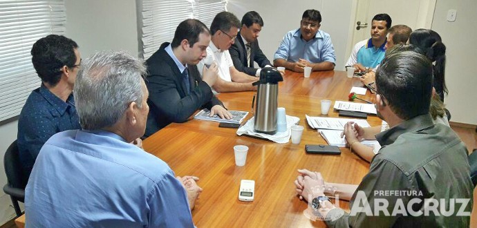 Prefeito Jones Cavaglieri recebe Associação Vidas e Lions Clube em seu gabinete