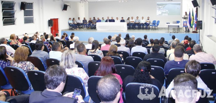 Encontro reúne lideranças comunitárias em apresentação do balanço dos 100 dias de governo