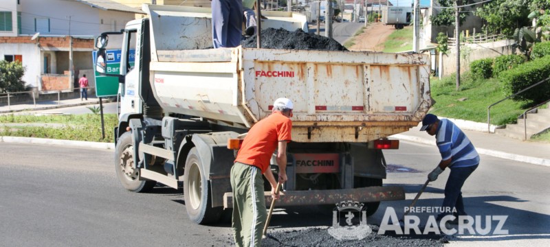 Prefeitura inicia operação tapa buraco em ruas da cidade