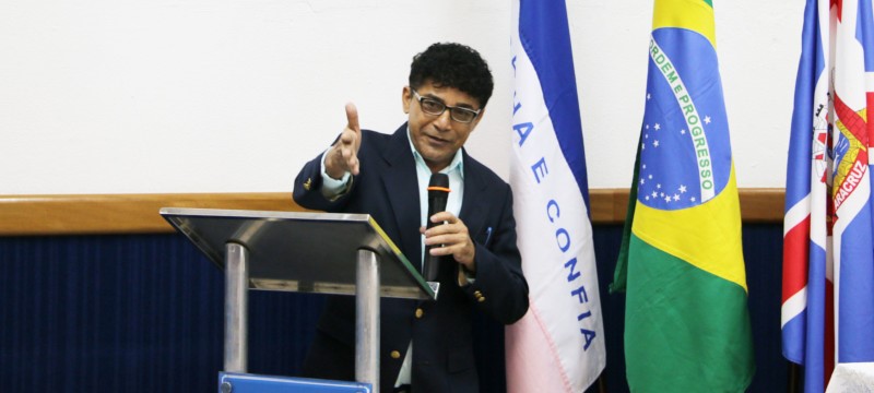 Palestra com o professor Júlio Francelino Ferreira Filho abre o Seminário Integrado do Polo UAB Aracruz