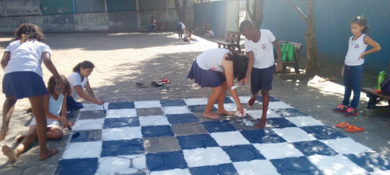 Alunos da Emef Samoel Costa aprendem matemática brincando