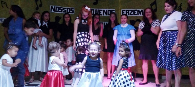 Projeto “Nossos Pequenos Fazem o Show” agita pais e alunos do CMEI Chapeuzinho Vermelho