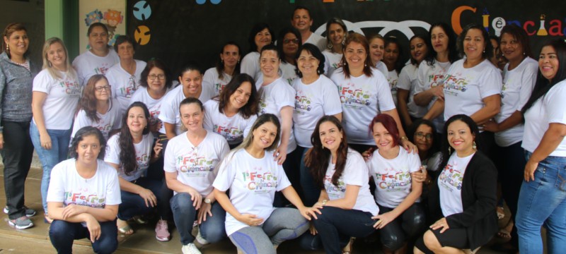 1ª Feira de Ciências do CMEB Professora Maria Luiza Devens aguça curiosidades de pais e alunos