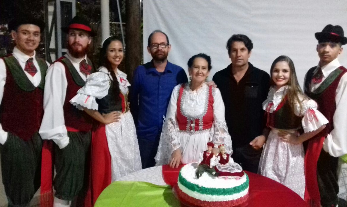 Artistas do Projeto Palco Livre se apresentam no aniversário do Gruppo Di Ballo Nova Trento