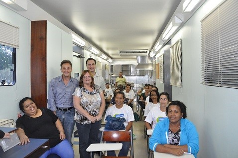 Prefeitura firma parceria com a unidade móvel do Senac para cursos na área de turismo e hotelaria