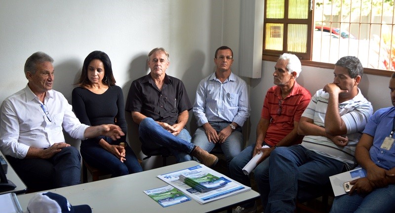 “É o momento de nos unirmos para proteger o Piraquê-Açu”, diz Jones durante encontro com a Agência Estadual de Recursos Hídricos