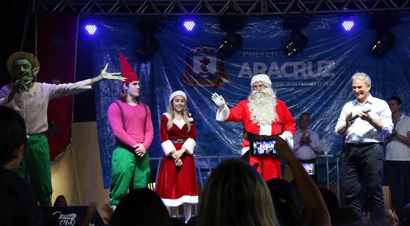 Público acompanha abertura do Natal Encantado de Aracruz