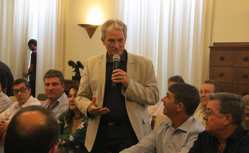 “Mais segurança em nossas estradas”, diz Jones em lançamento de edital para obras nos trevos de Vila e Barra do Riacho