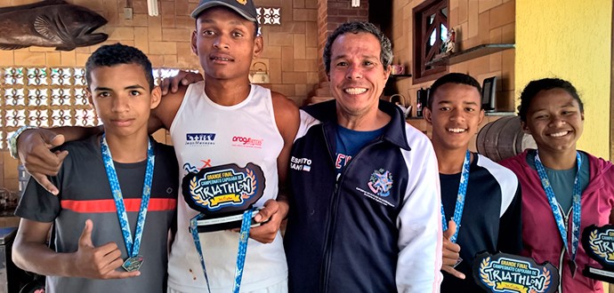 Atletas da EMEF Santa Cruz representam o município em Campeonato Capixaba de Triathlon