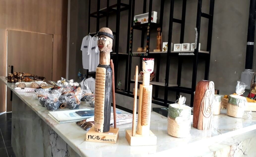 Artesanato de Santa Cruz em exposição no Transatlântico de luxo Seabourn
