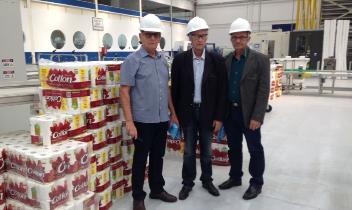 Prefeito Jones Cavaglieri visita instalações da unidade Carta Fabril em Piraí – RJ