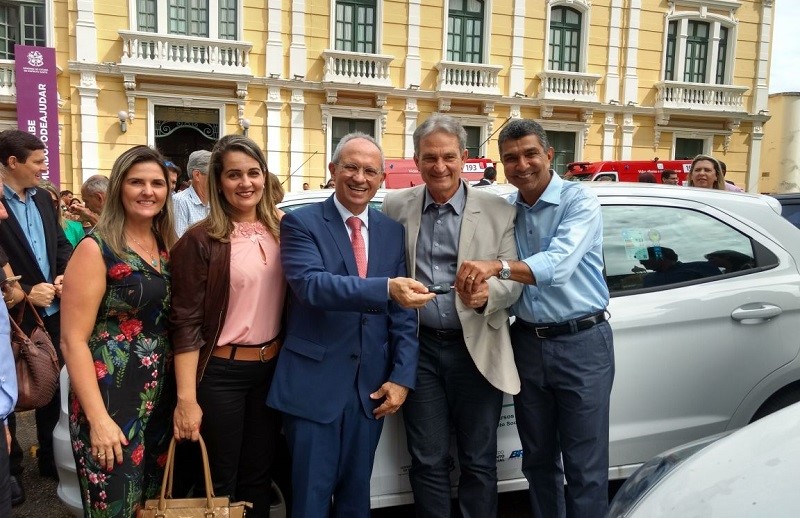  Aracruz é contemplada com aquisição de veículo para realizar serviços de visitas e busca ativa no CRAS