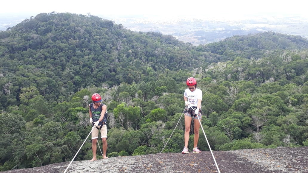 Rapel na Pedra do Azulão movimenta Parque Natural do Aricanga