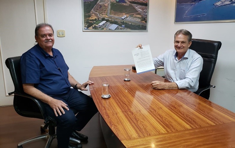 Prefeito Jones Cavaglieri sanciona lei que permite Cesan atuar no litoral e aldeias de Aracruz