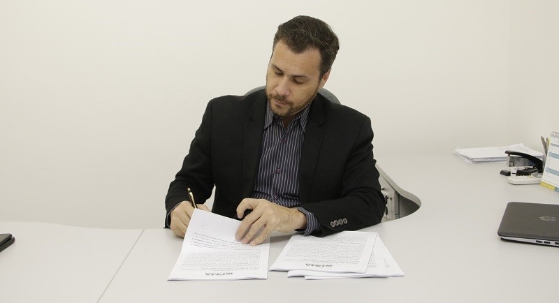 Prefeitura assina contrato para serviços de arborização no município
