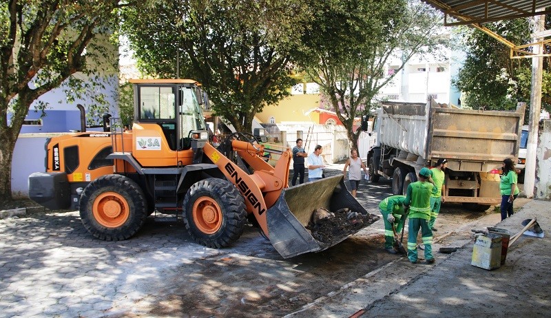Pontos viciados de lixo vão virar jardins no Bela Vista