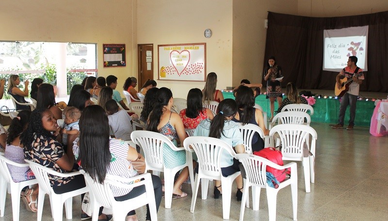 Momentos de alegria no encontro de mamães servidoras 