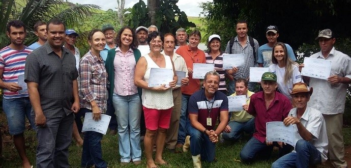 Produtores de Aracruz aprendem técnicas para aumentar a produtividade nas lavouras de cacau