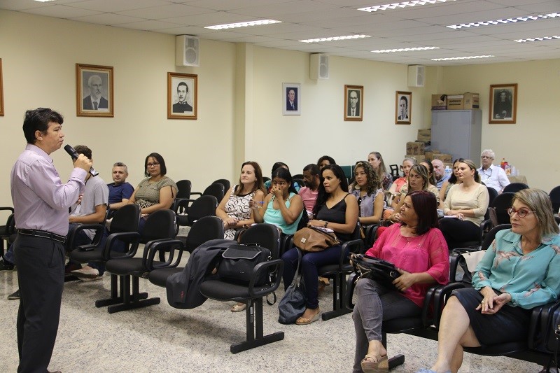 Servidores da Saúde participam de palestra para otimizar a utilização dos recursos do Fundo Municipal de Saúde